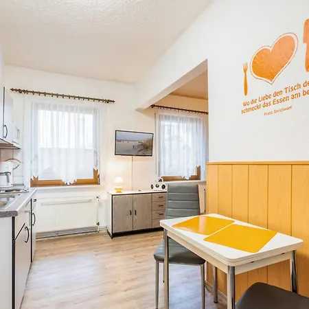 Uns Luett Huus Apartman *