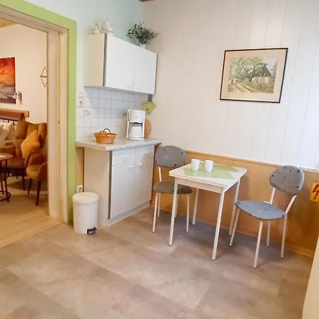 Uns Luett Huus Апартаменты *